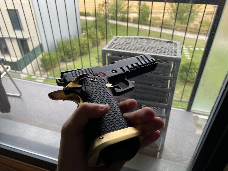 Pistola HI CAPA 5.1 AW CUSTOM HX2032 FULL AUTO + PISTOLERA RÍGIDA HI CAPA AMOMAX