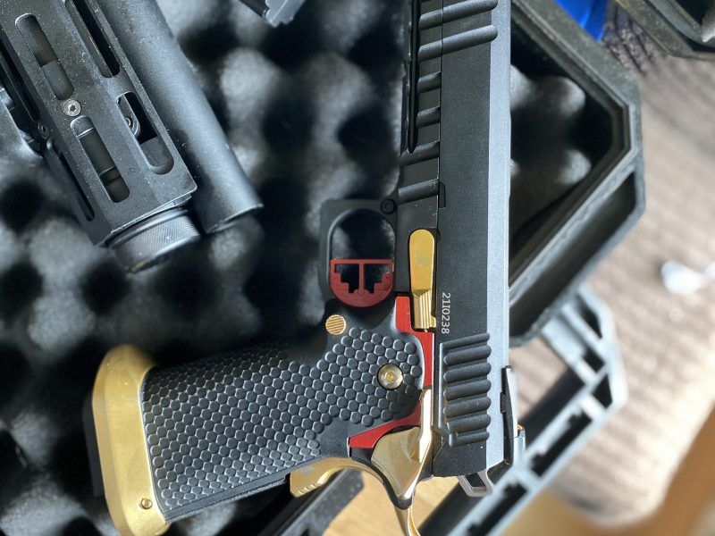 Pistola HI CAPA 5.1 AW CUSTOM HX2032 FULL AUTO + PISTOLERA RÍGIDA HI CAPA AMOMAX