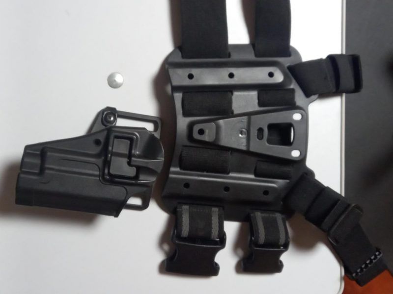 Pistola Sig Sauer P226 + pernera y funda"
