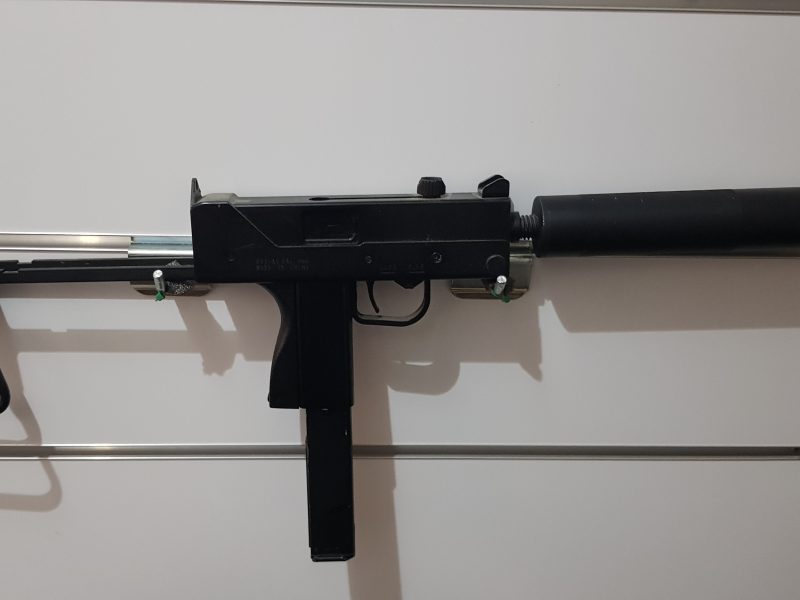 MAC 10