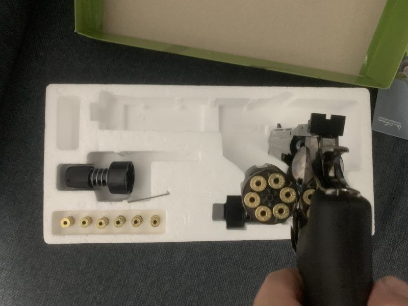 revolver Dan Wesson