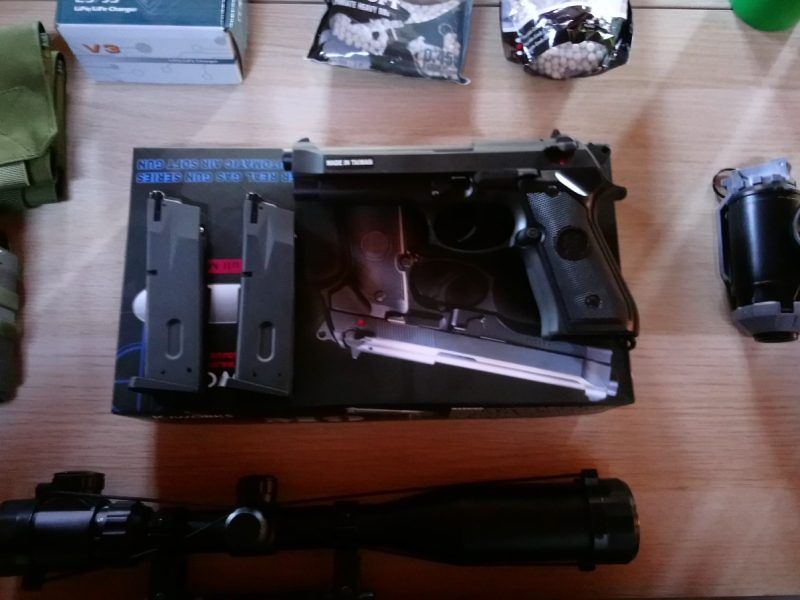 SE VENDE LOTE DE AIRSOFT (FRANCOTIRADOR Y AK47)