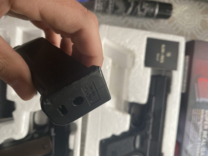 1911 y GLOCK 23 KJWORKS