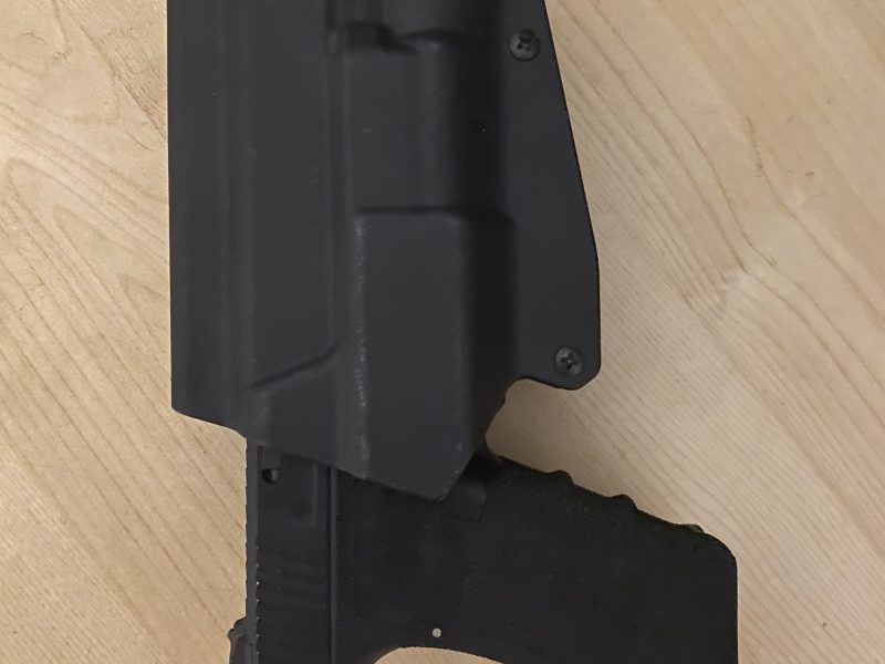 Glock 17 WE con Kit mapple leaf
