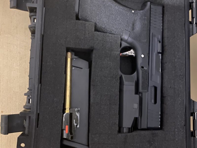 Glock 17 WE con Kit mapple leaf