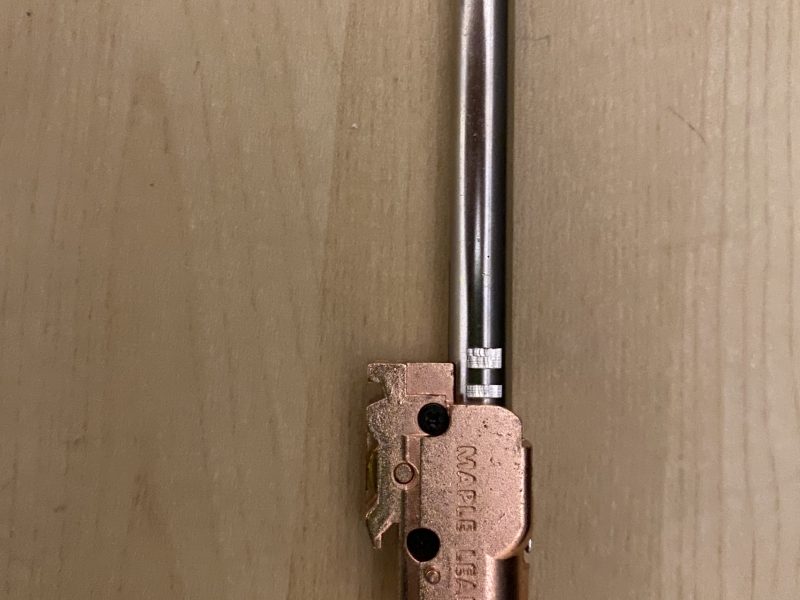 Glock 17 WE con Kit mapple leaf