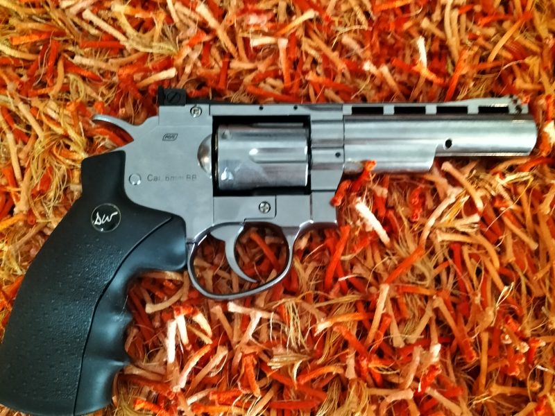 Revolver dan Wilson co2