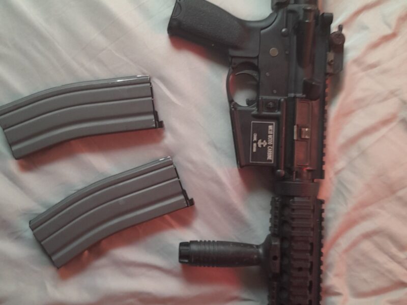 Inokatsu M4 CQBR con piezas real steel