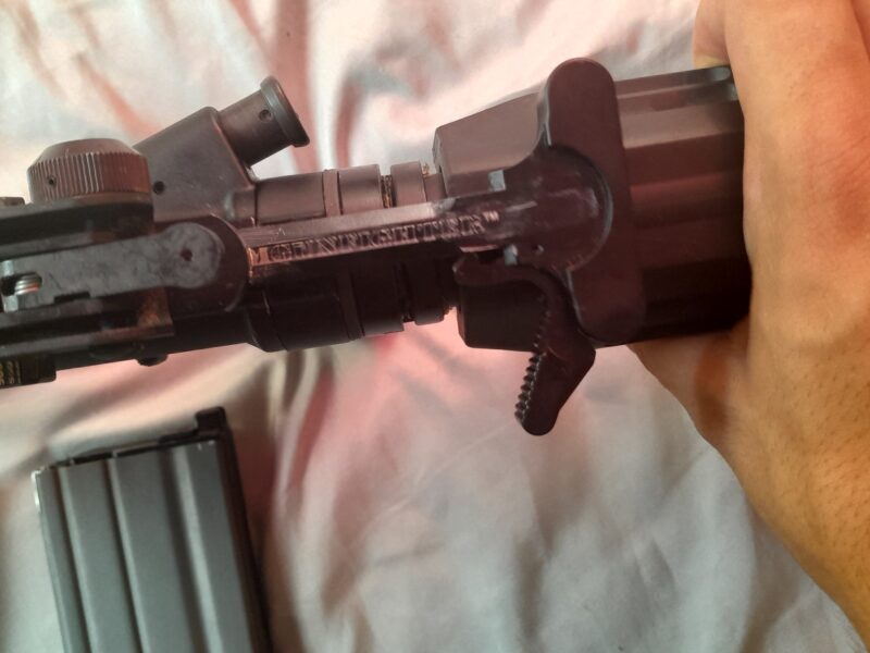 Inokatsu M4 CQBR con piezas real steel