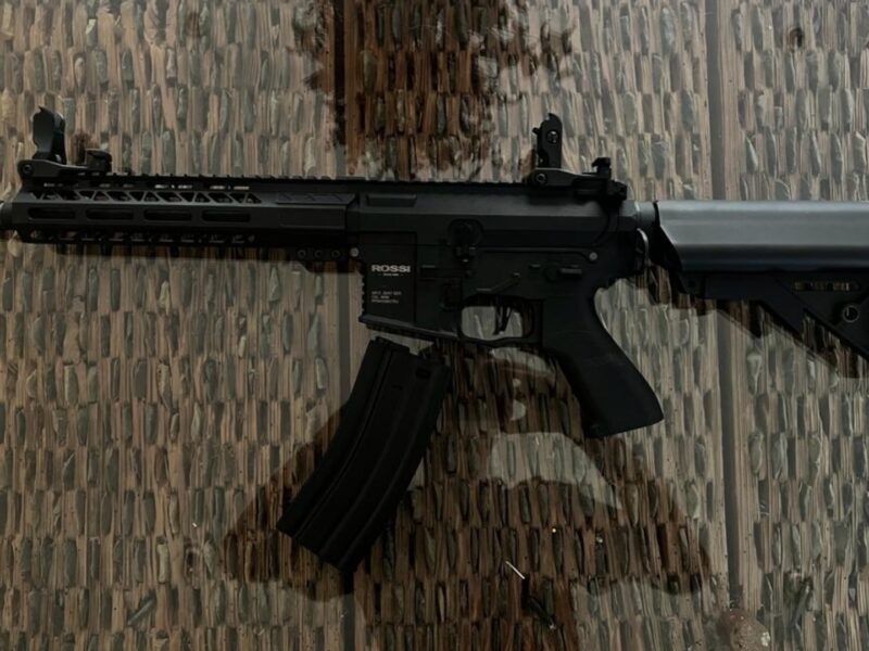 Fusil de airsoft electrico M4 marca ROSSI
