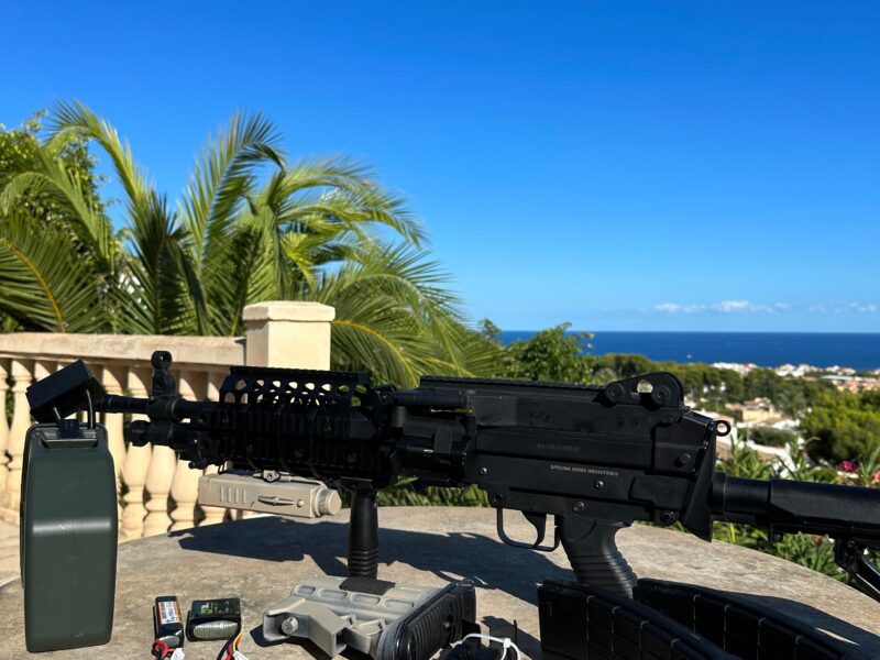 M249 minimi Specna arms upgradeada