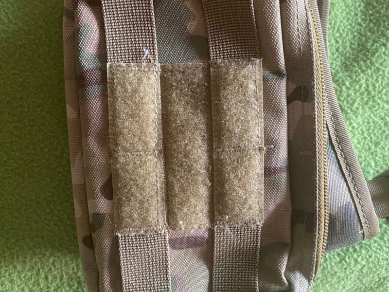 Se vende cinturon molle con pouch nuevos.
