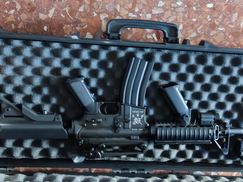 M4A1 Full metal de SRC + mira infrarroja + láser + Maletin oficial
