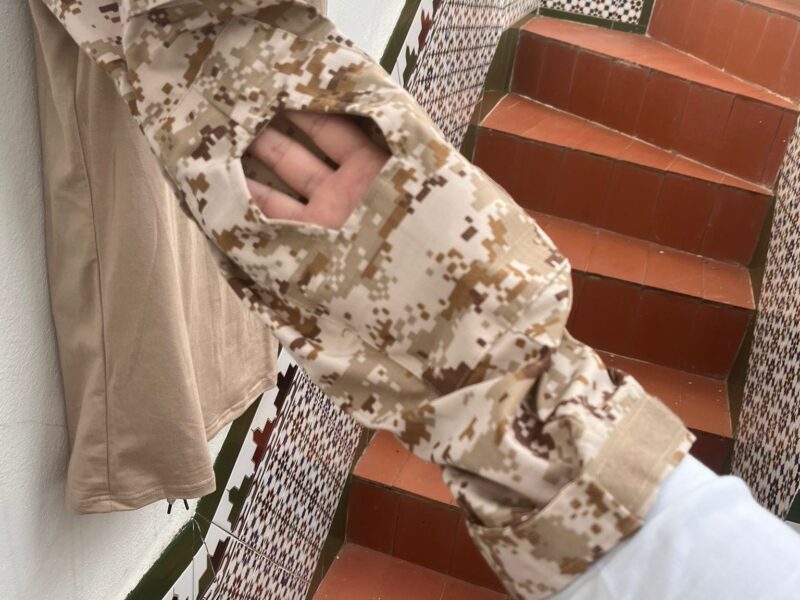 UNIFORME DIGITAL DESERT US ARMY G1, TALLA L. 3 PARTES: CHAQUETA, CAMISETA Y PANTALON