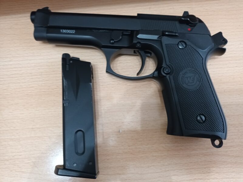 PISTOLA BERETTA DE GAS CALIBRE 5,5 DE AIRSOFT NO SE HA USADO