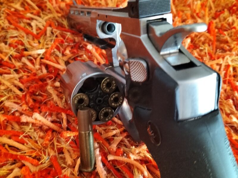 vendo revolver dan wesson 4"