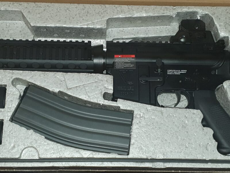TR16 R4 Commando G&G