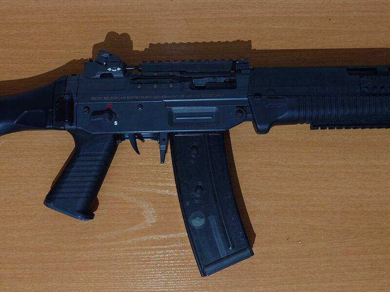 ICS SIG 551 SWAT FULL METAL (259 EUR nueva)
