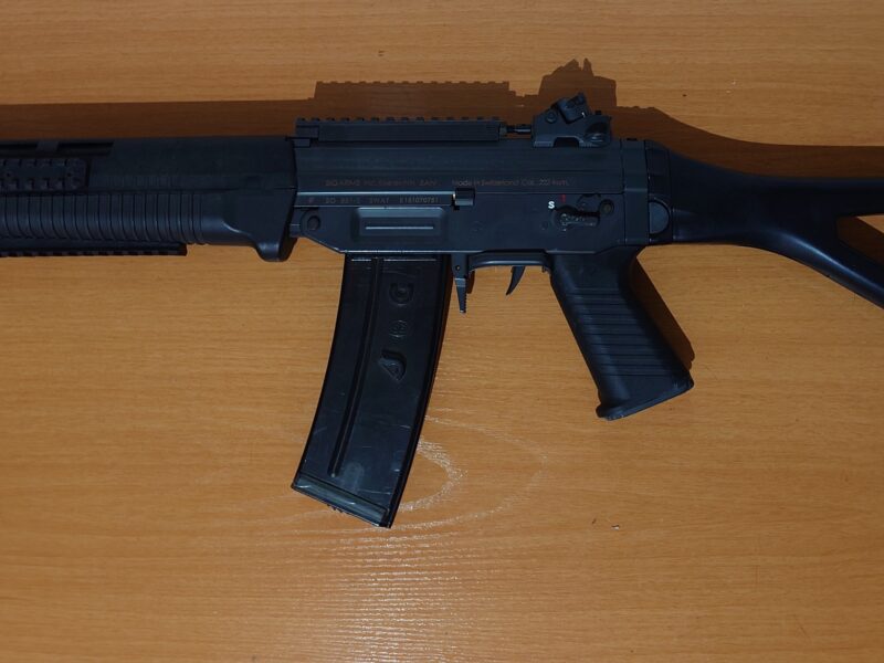 ICS SIG 551 SWAT FULL METAL (259 EUR nueva)
