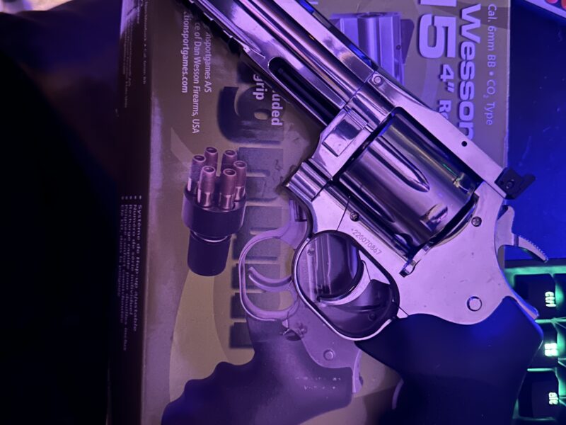 Revolver dan wesson 715 cromado