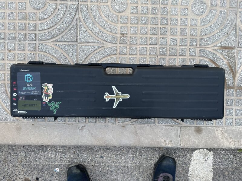 Fusil Secutor Astra III 6 cargadores, Silenciador, 2 empuñaduras, mira holográfica, 2 Baterías 11.1 Y maletín