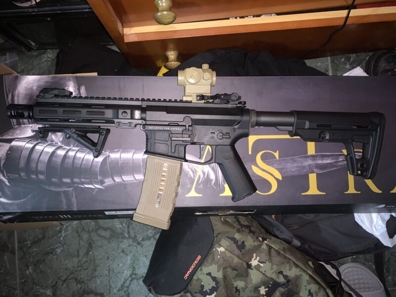 Fusil Secutor Astra III 6 cargadores, Silenciador, 2 empuñaduras, mira holográfica, 2 Baterías 11.1 Y maletín