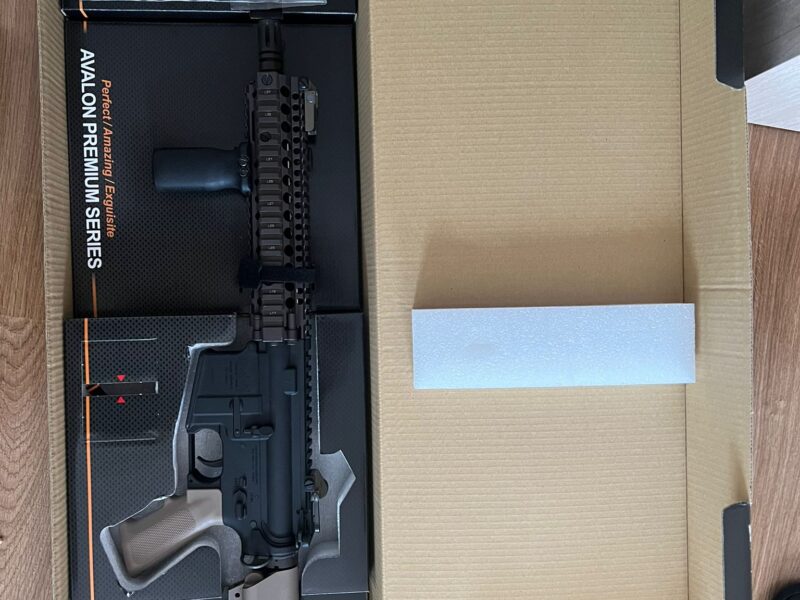 REPLICA AEG M4 VFC AVALON MK18 DANIEL DEFENSE NEGRA/TAN - VEGA FORCE