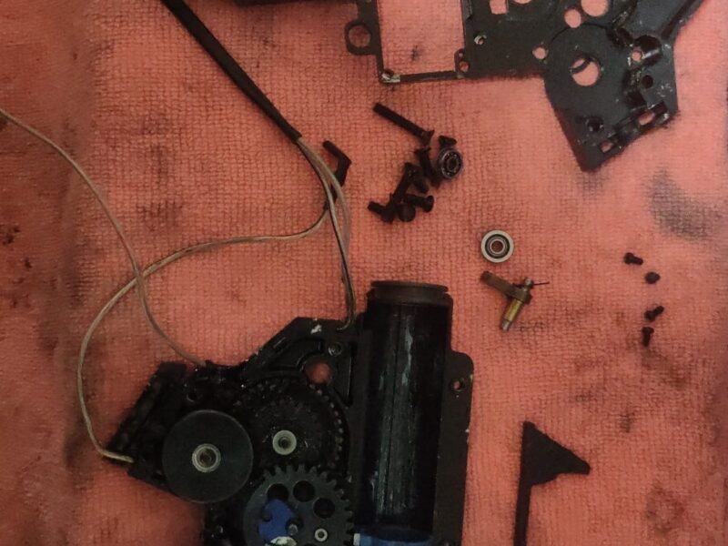 Fusil Secutor Astra III 6 cargadores, Silenciador, 2 empuñaduras, mira holográfica, 2 Baterías 11.1 Y maletín