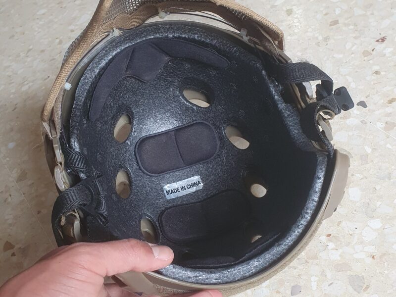 Casco táctico con gafas protectoras y rejilla protección bocal