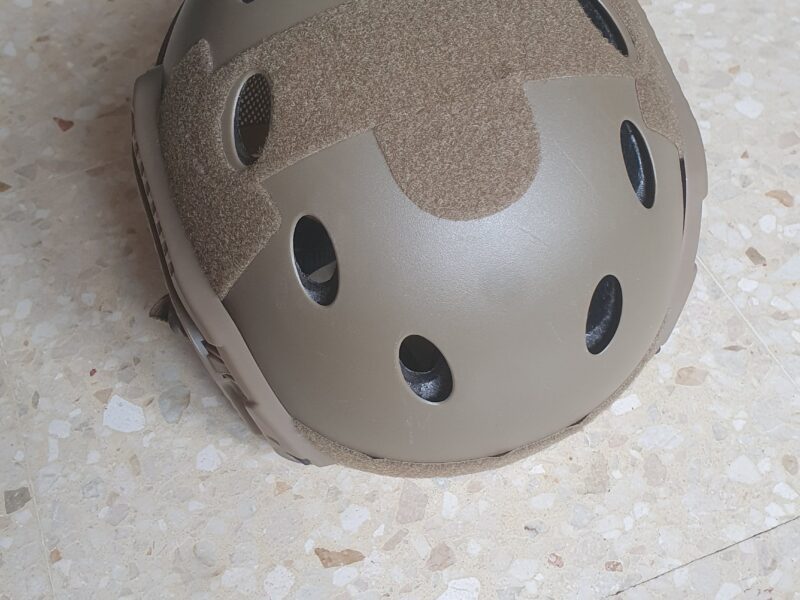 Casco táctico con gafas protectoras y rejilla protección bocal