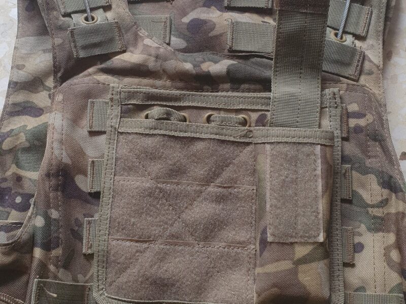 Chaleco táctico Delta Tactics (camuflaje verde)