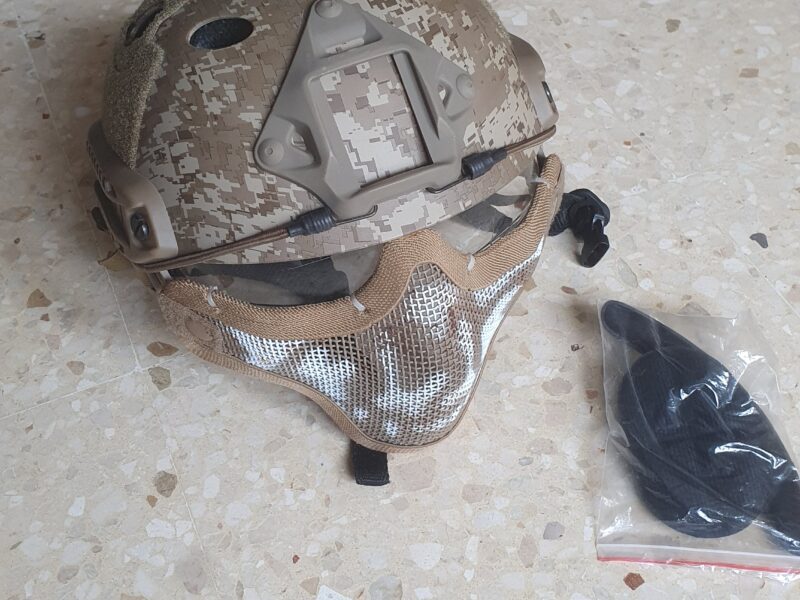 Casco táctico con gafas protectoras y rejilla protección bocal (camuflaje)