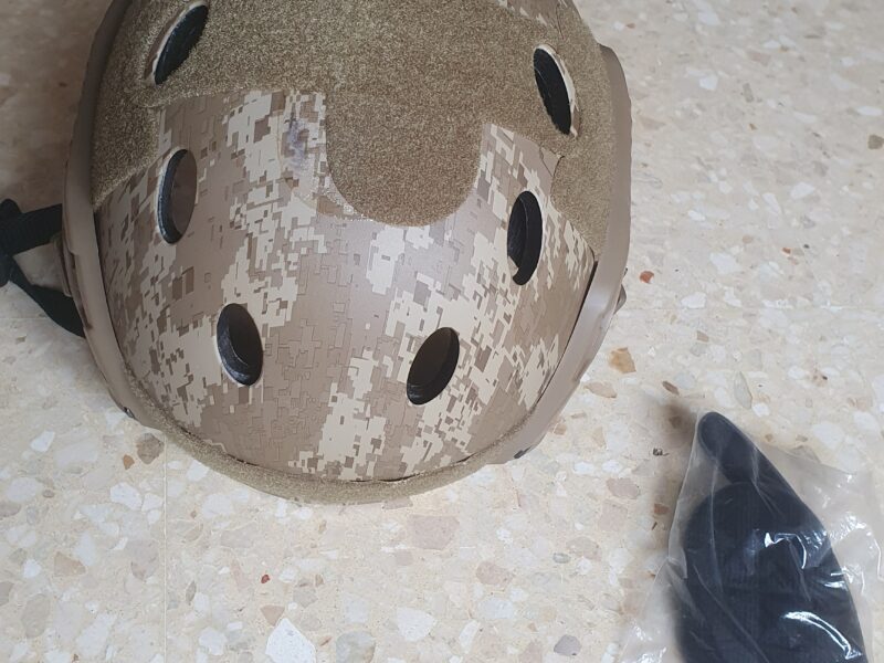 Casco táctico con gafas protectoras y rejilla protección bocal (camuflaje)