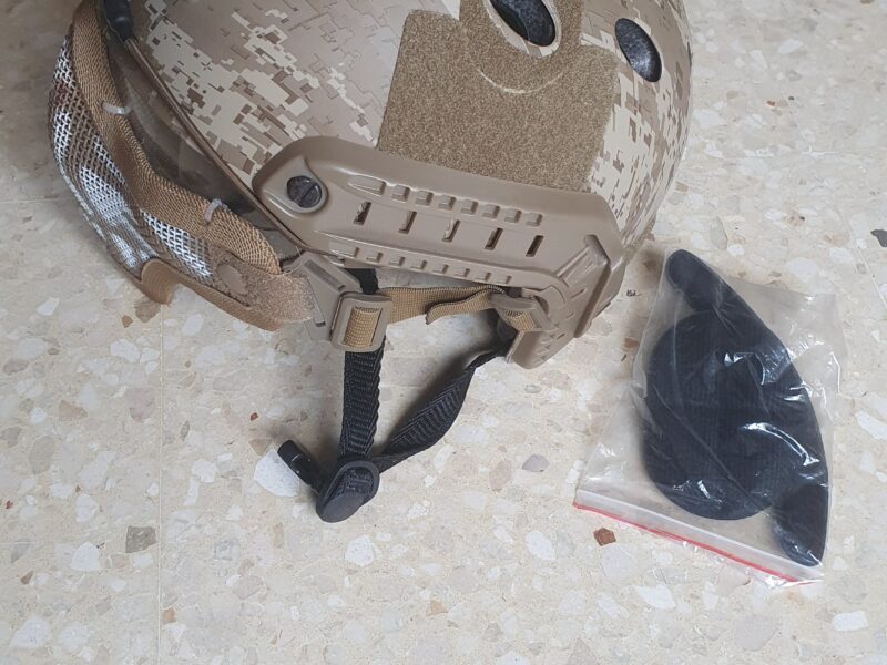 Casco táctico con gafas protectoras y rejilla protección bocal (camuflaje)