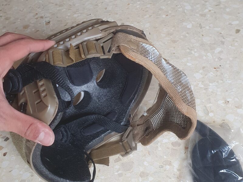 Casco táctico con gafas protectoras y rejilla protección bocal (camuflaje)