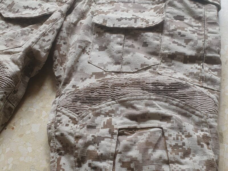 Pantalón táctico Delta Tactics camuflaje árido pixelado