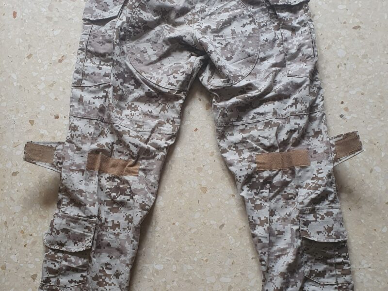 Pantalón táctico Delta Tactics camuflaje árido pixelado