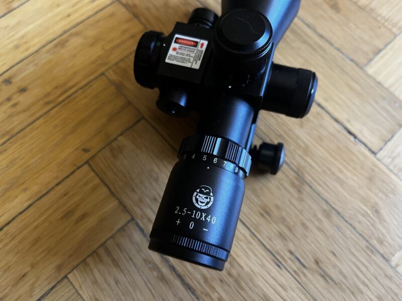 VISOR OG 2.5-10X40E & LASER ROJO DUEL CODE