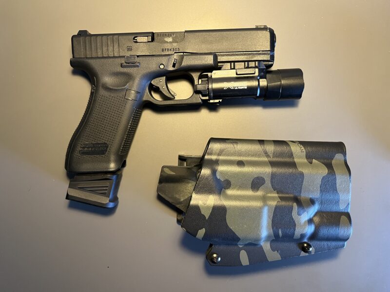 Umarex Glock 17 Gen5 con accesorios