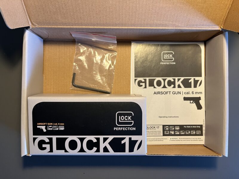 Umarex Glock 17 Gen5 con accesorios