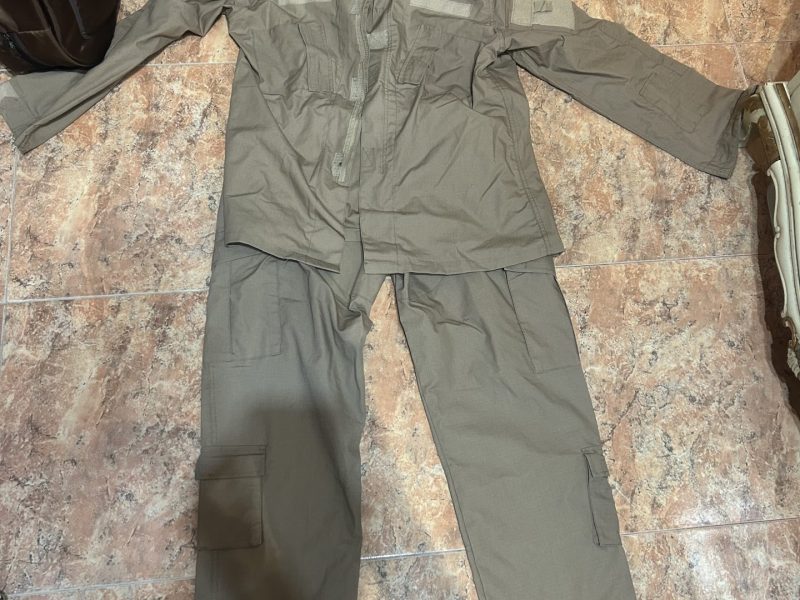 Uniforme caqui