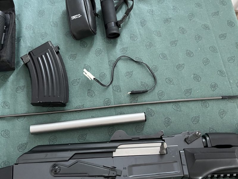 Réplica AK 47 Spetsnaz con funda y complementos