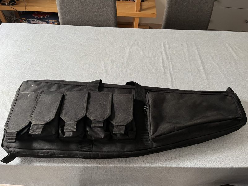 Réplica AK 47 Spetsnaz con funda y complementos