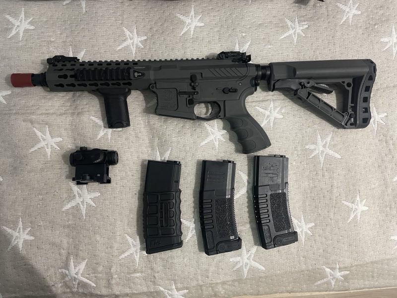 G&G CM16 SRS + CARGADORES