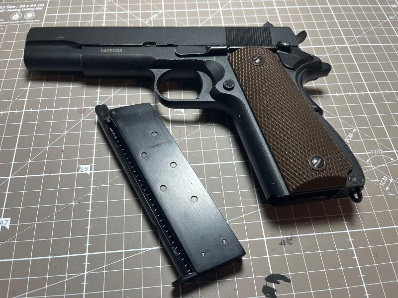 Pistola 1991 KWC