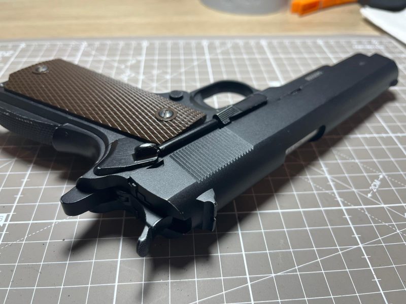 Pistola 1991 KWC