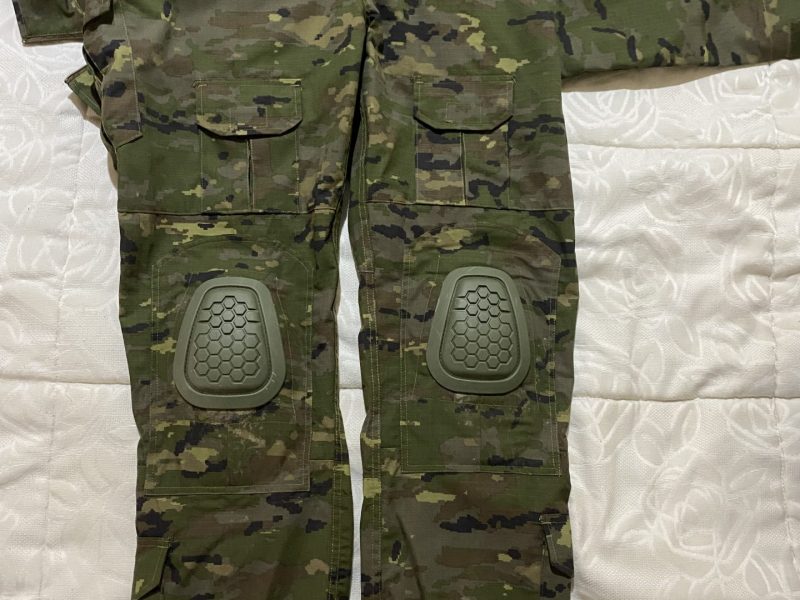 Uniforme pixelado boscoso talla (XXL)