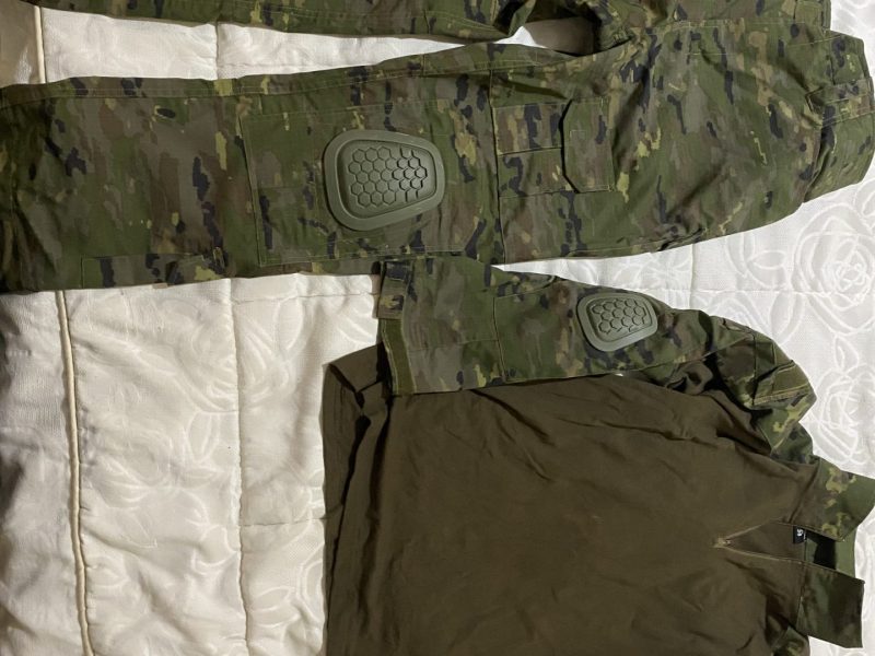 Uniforme pixelado boscoso talla (XXL)