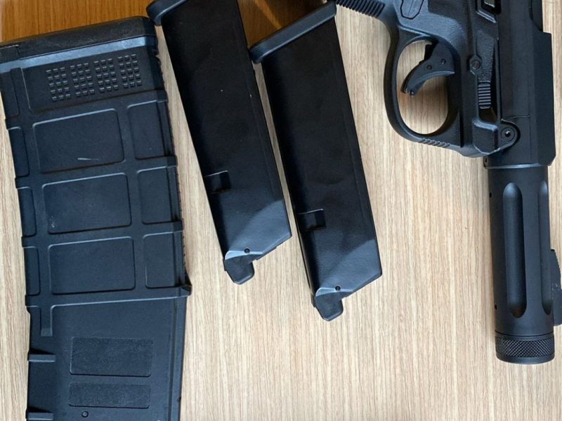 Se vende - AAP-01 pistola con dos cargadores, dos cargadores de M4 y un gas verde abbey