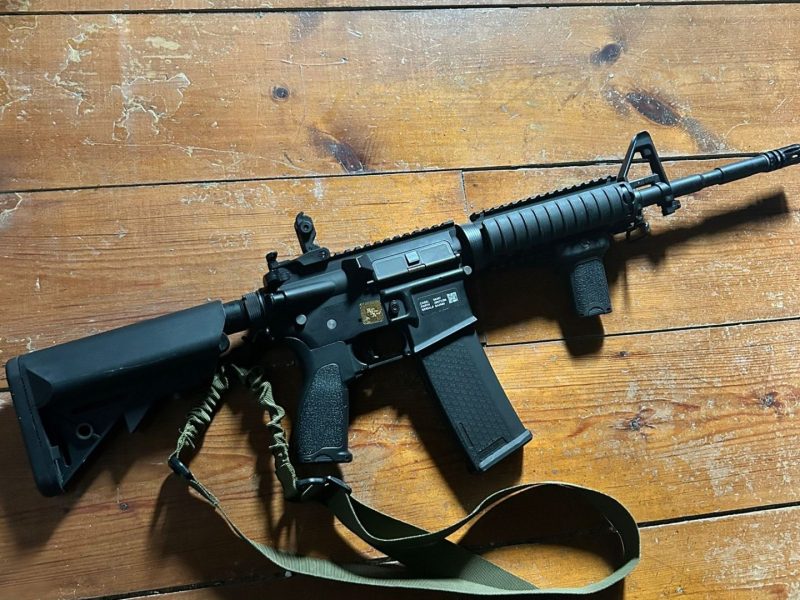 REPLICA AEG M4 SPECNA ARMS
